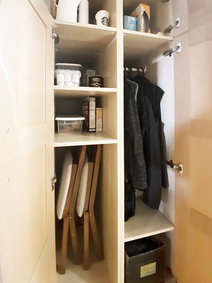 entrance hallway closet